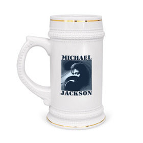 Кружка пивная с принтом Michael Jackson с шляпой (2) в Кировске,  керамика (Материал выдерживает высокую температуру, стоит избегать резкого перепада температур) |  объем 630 мл | mj | в шляпе | исполнитель | майкл джексон | музыка | певец | поп музыка | шляпа
