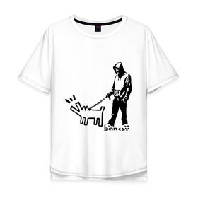 Мужская футболка хлопок Oversize с принтом Парень с собакой (Banksy) в Кировске, 100% хлопок | свободный крой, круглый ворот, “спинка” длиннее передней части | Тематика изображения на принте: dog | бэнкси | граффити | собака