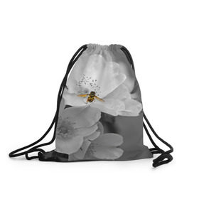 Рюкзак-мешок 3D с принтом Пчела на цветах в Кировске, 100% полиэстер | плотность ткани — 200 г/м2, размер — 35 х 45 см; лямки — толстые шнурки, застежка на шнуровке, без карманов и подкладки | лепестки | цветы