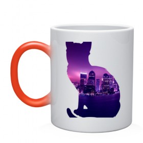 Кружка хамелеон с принтом кошка город в Кировске, керамика | меняет цвет при нагревании, емкость 330 мл | вода | город | залив | здания | киса | кот | кошка | огни | розовый | фиолетовый