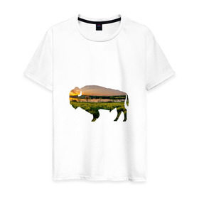 Мужская футболка хлопок с принтом бизон закат в Кировске, 100% хлопок | прямой крой, круглый вырез горловины, длина до линии бедер, слегка спущенное плечо. | Тематика изображения на принте: бизон | закат | залив | зелень | лето | луг | поле | солнце