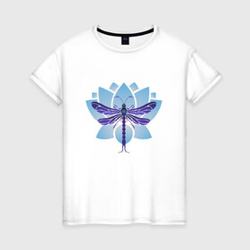 Женская футболка хлопок с принтом Стрекоза на лотосе в Кировске, 100% хлопок | прямой крой, круглый вырез горловины, длина до линии бедер, слегка спущенное плечо | лотос | насекомые | стрекоза | цветы