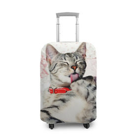 Чехол для чемодана 3D с принтом Кошка в Кировске, 86% полиэфир, 14% спандекс | двустороннее нанесение принта, прорези для ручек и колес | cat | collar | heel | licking | lying | red | striped | кошка | красный | лежит | лижет | ошейник | полосатая | пятка