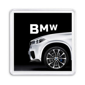 Магнит 55*55 с принтом BMW белая в Кировске, Пластик | Размер: 65*65 мм; Размер печати: 55*55 мм | Тематика изображения на принте: bmw | x3 x4 x5 x6 x7 x8 | авто | автомобиль | блатная | бмв | бумер | бэха | иномарка | концерн | красивая | крутая | марка немецкая | машина | пацанский таз | прикольная | тачила | тачка