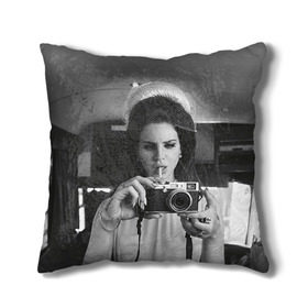 Подушка 3D с принтом Lana Del Rey в Кировске, наволочка – 100% полиэстер, наполнитель – холлофайбер (легкий наполнитель, не вызывает аллергию). | состоит из подушки и наволочки. Наволочка на молнии, легко снимается для стирки | lana del rey | лана дель рей