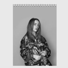 Скетчбук с принтом BILLIE EILISH в Кировске, 100% бумага
 | 48 листов, плотность листов — 100 г/м2, плотность картонной обложки — 250 г/м2. Листы скреплены сверху удобной пружинной спиралью | bilie | billi | billie | eilish | eillish | elish | ellish | айлиш | алиш | били | билли | эйлиш | элиш