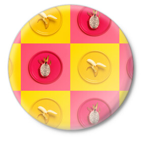 Значок с принтом фрукты шахматы в Кировске,  металл | круглая форма, металлическая застежка в виде булавки | 3d | банан | вкусняшки | еда | желтый | клетка | розовый | фрукты