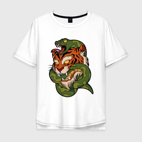 Мужская футболка хлопок Oversize с принтом Тигр кусает змею в Кировске, 100% хлопок | свободный крой, круглый ворот, “спинка” длиннее передней части | битва | змея | кобра | тигр | хищники | яд