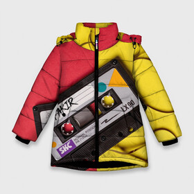 Зимняя куртка для девочек 3D с принтом FULL OLD DCHOOL в Кировске, ткань верха — 100% полиэстер; подклад — 100% полиэстер, утеплитель — 100% полиэстер. | длина ниже бедра, удлиненная спинка, воротник стойка и отстегивающийся капюшон. Есть боковые карманы с листочкой на кнопках, утяжки по низу изделия и внутренний карман на молнии. 

Предусмотрены светоотражающий принт на спинке, радужный светоотражающий элемент на пуллере молнии и на резинке для утяжки. | fakir | желтый | кассета | красный | пленка